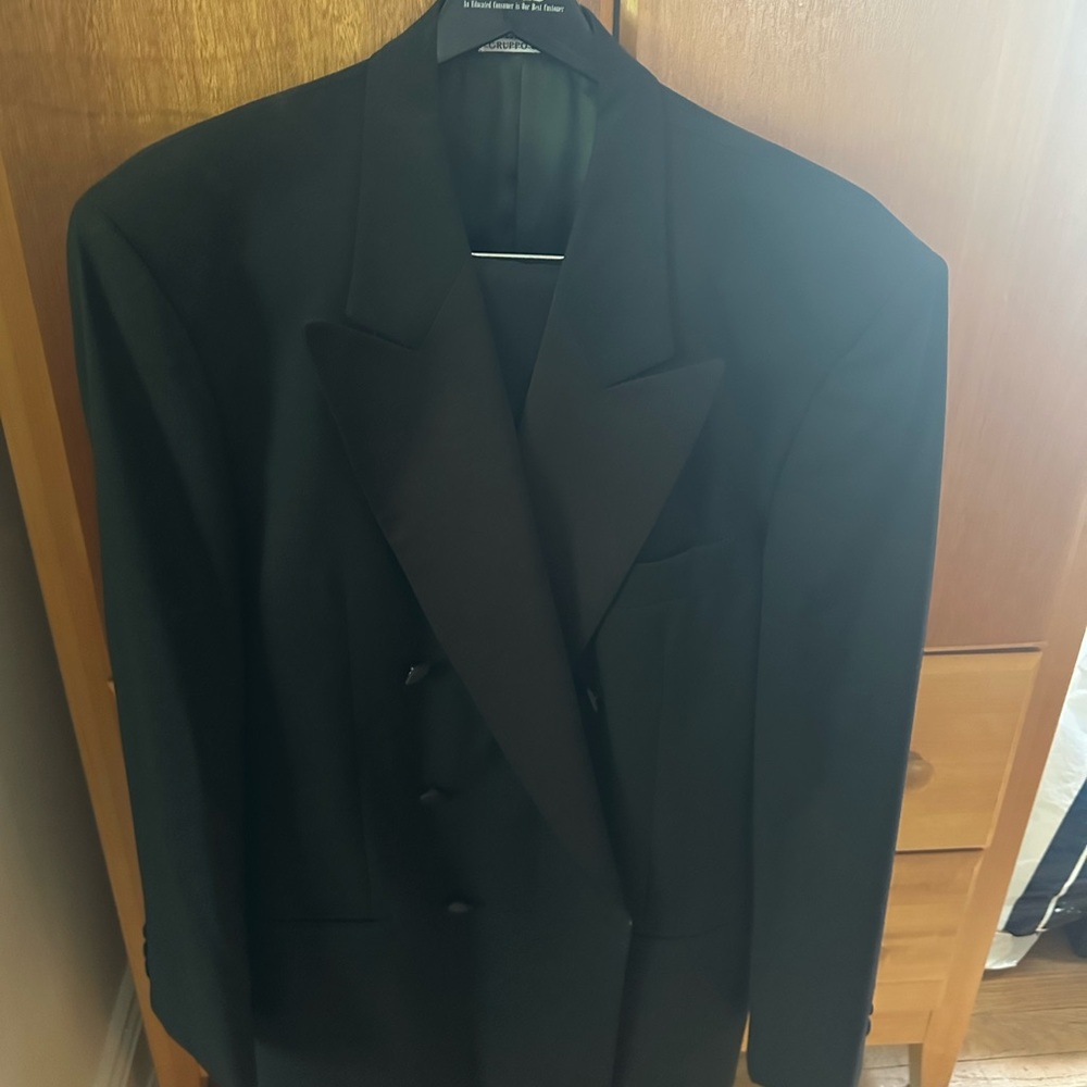 Double Breasted Tuxedo 40R, 6x1 (Armani-like), Assets Andrew Fezza, 100% Wool